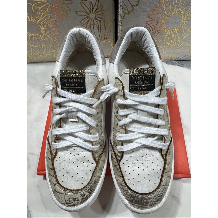 Vintage Havana Sneaker Womens 7.5 White Gold Good Metallic Star Croc Embossed