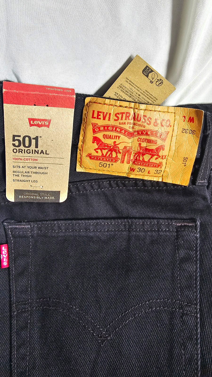 Levi\'s 501 Series Men\'s Black Straight Leg Regular Fit Denim Jeans NWT
