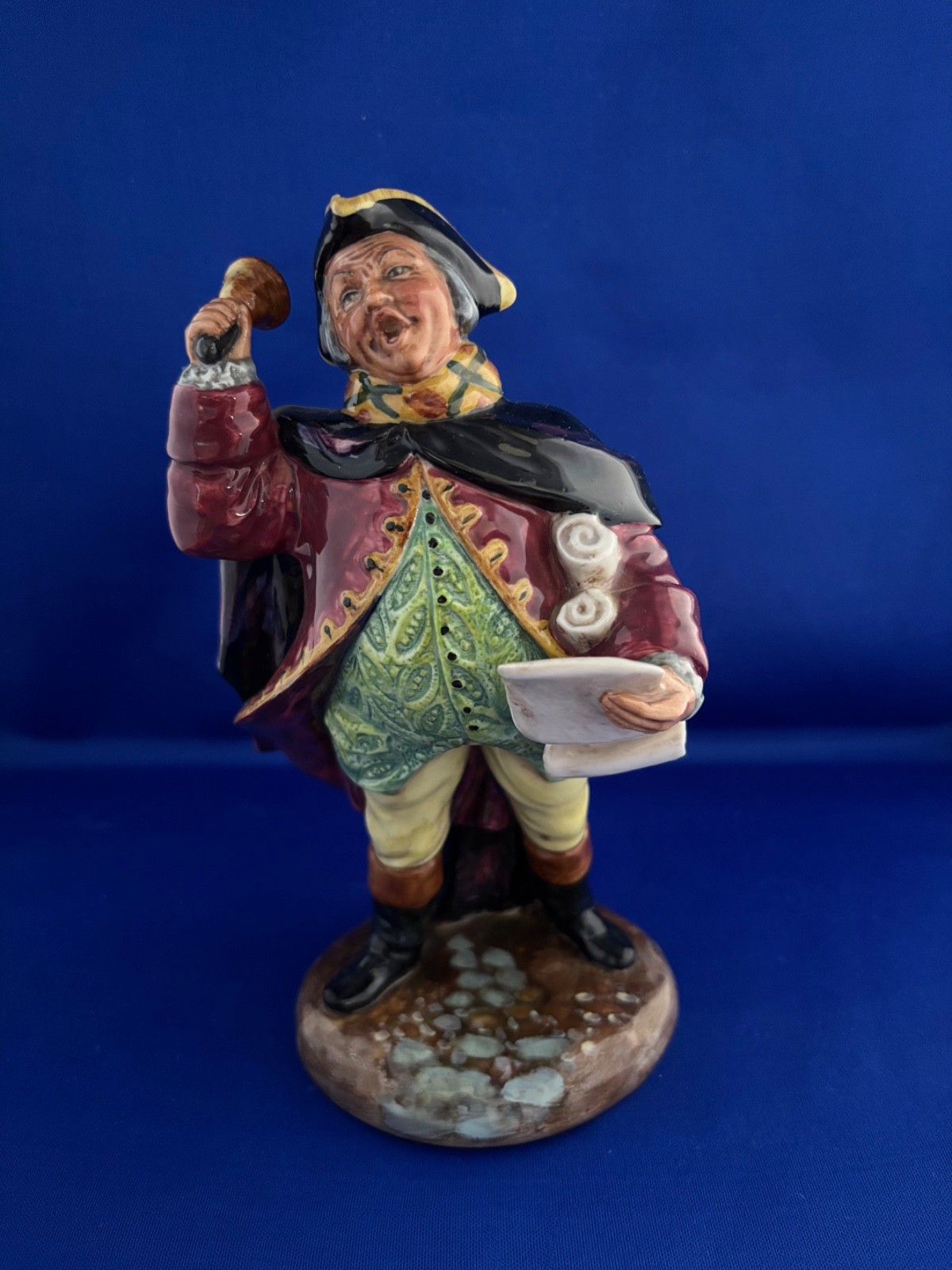 Royal Doulton Town Crier HN 2119 Figurine COPR 1952 Vintage