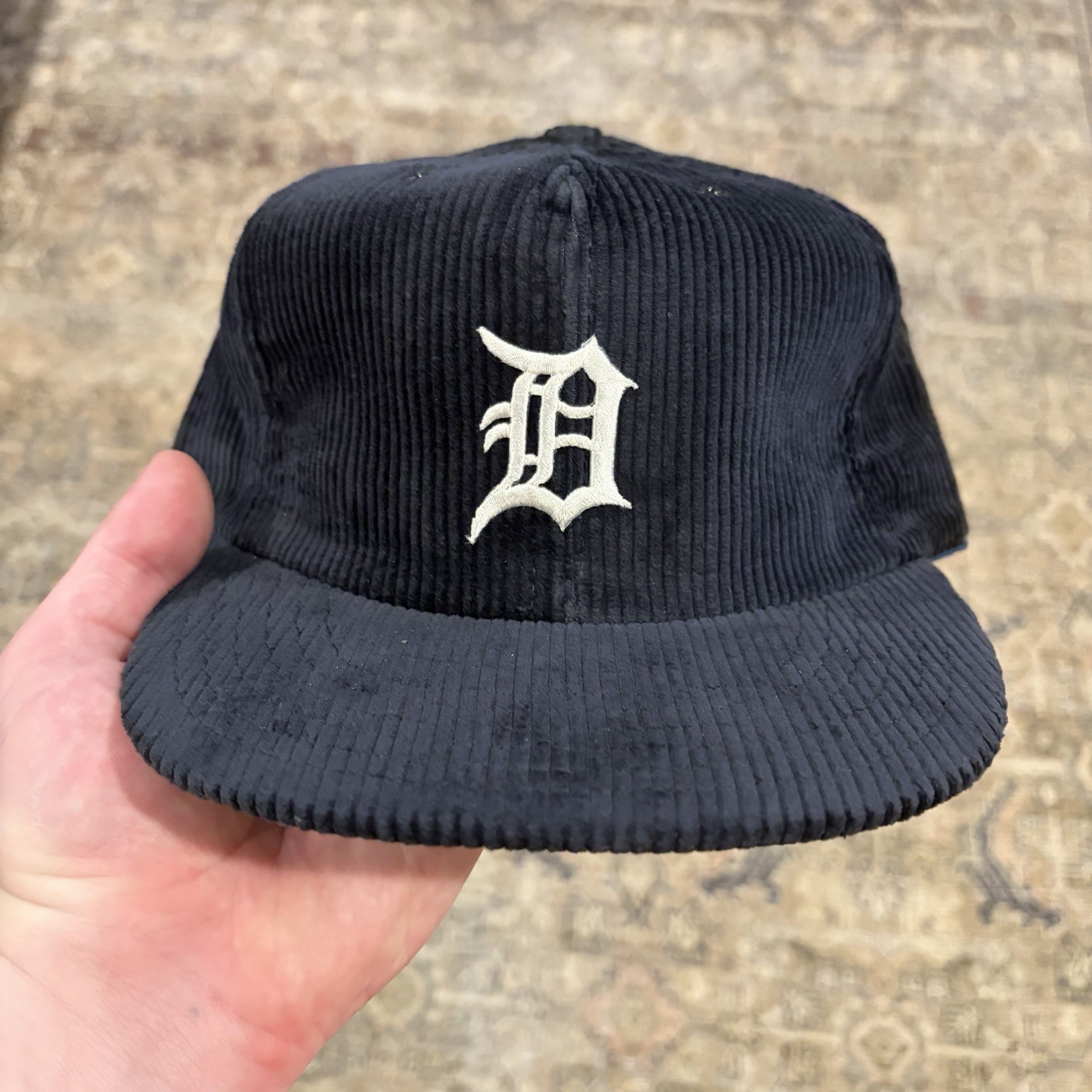 Vintage 90s Rare Detroit Tigers MLB Baseball Corduroy Snapback Hat Navy Old Logo