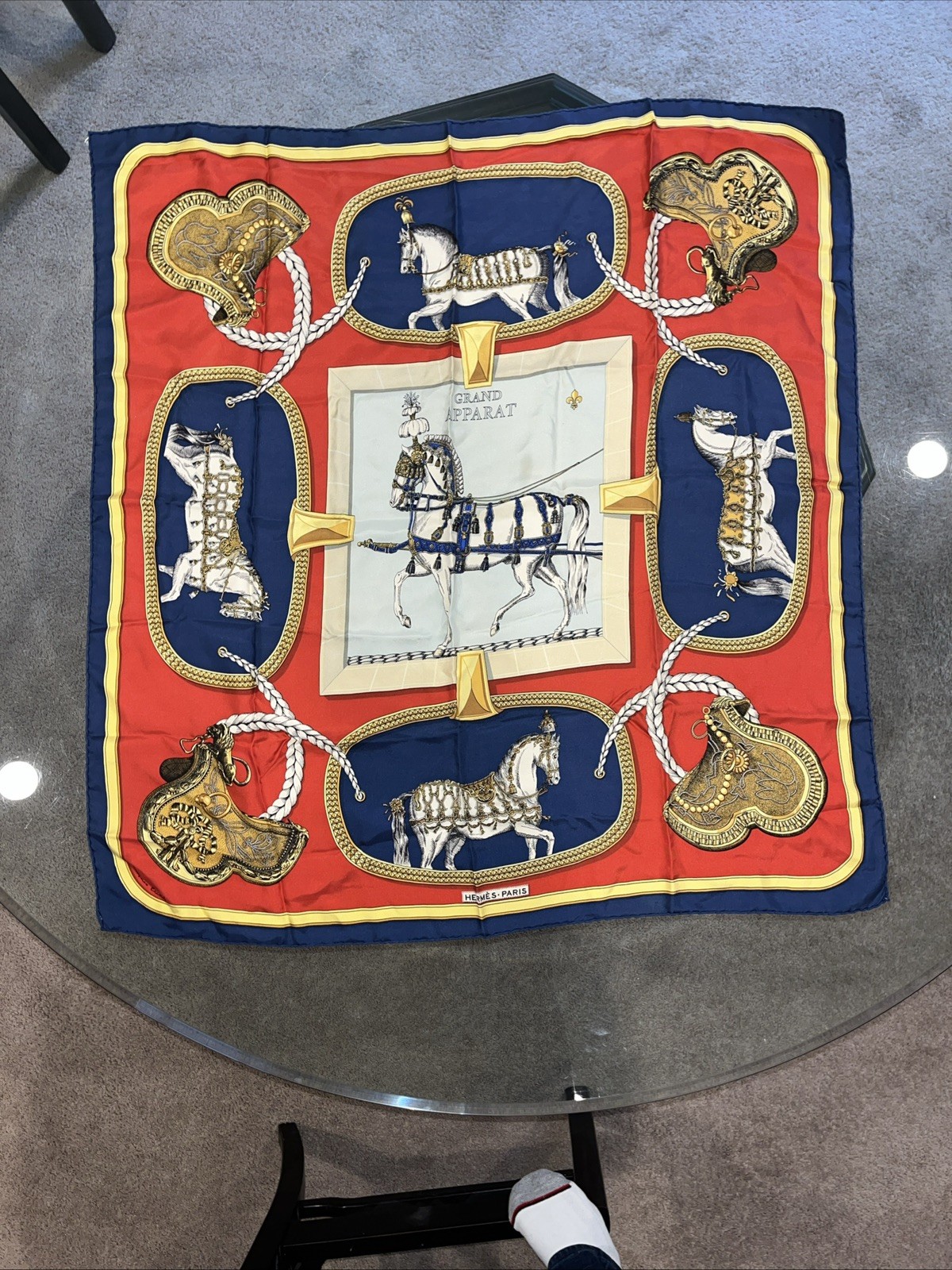 HERMES GRAND APPARAT Carre 90 100% Silk Scarf Multicolor/HE5204 Red Black Gold
