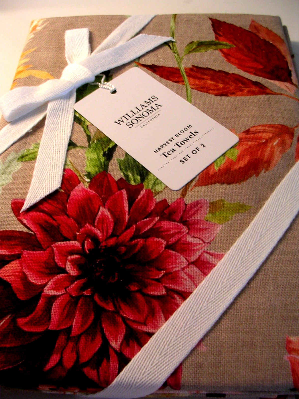 WILLIAMS SONOMA HARVEST BLOOM TEA TOWELS SET OF TWO 100% COTTON NEW WITH TAGS WILLIAMS SONOMA HARVEST BLOOM TEA TOWELS SET OF TWO 100% COTTON NEW WITH TAGS