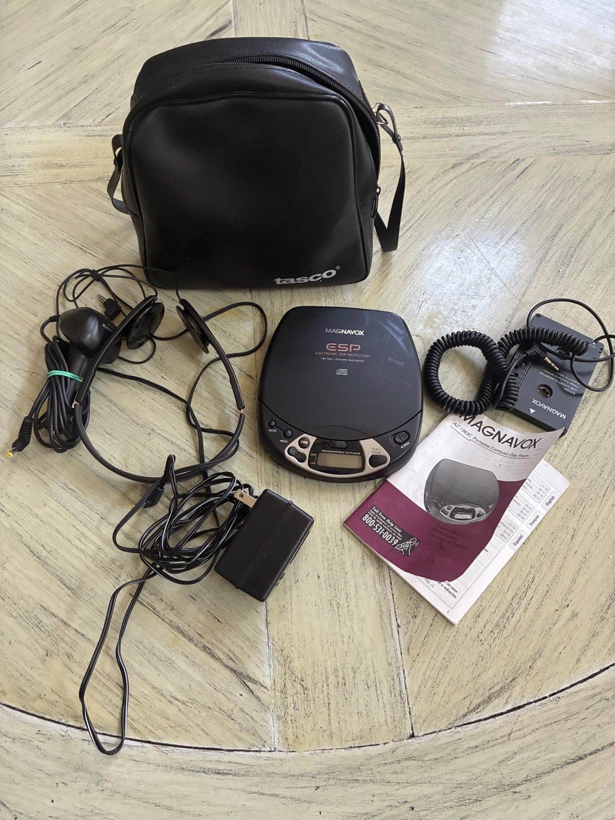 Philips Magnavox AZ 7363 Portable CD Player + Extra Accessories- TESTED -