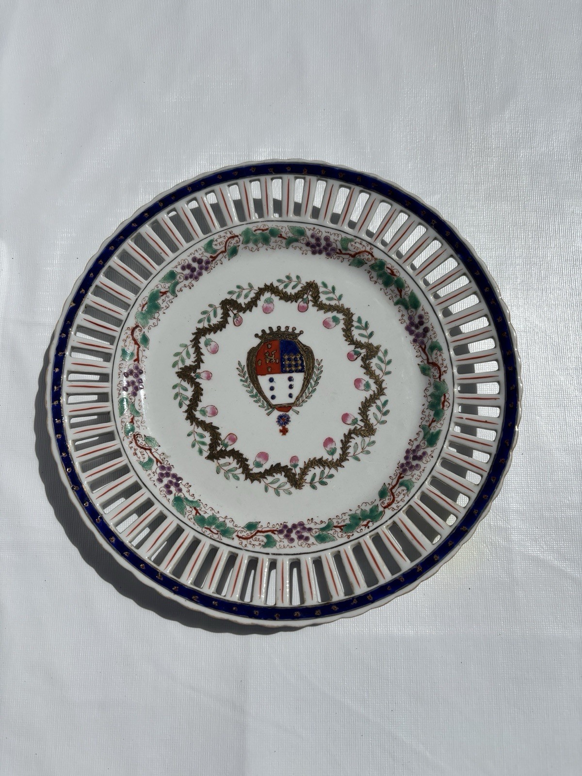 Antique Armorialware Crest Plate Asian Import Openwork Border Hand Painted Stars