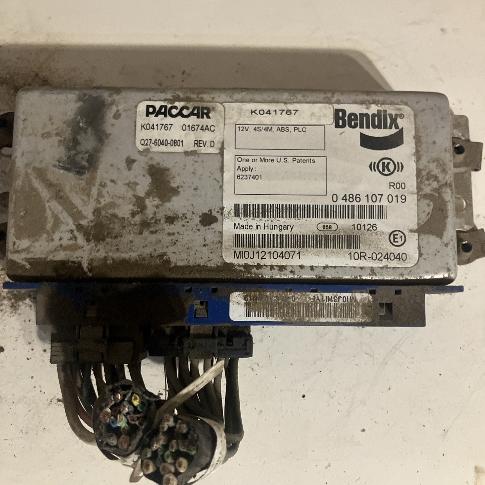 Brake Control Module (ABS) - Q27-6040-0801 PACCAR Bendix