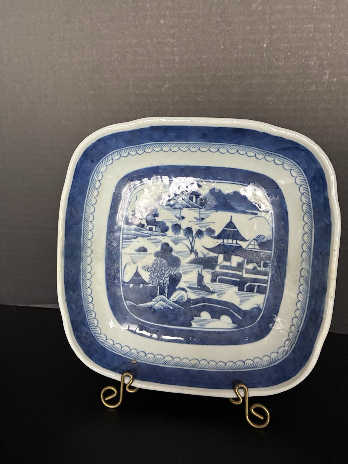 19th-century Chinese Export Canton blue and white porcelain plate. 19th-century Chinese Export Canton blue and white porcelain plate.