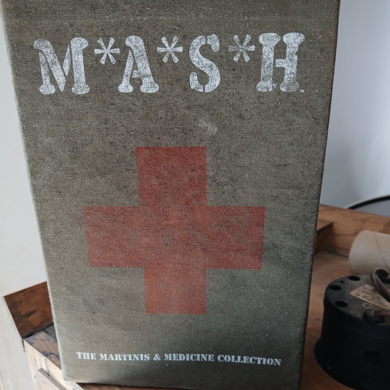 MASH - Martinis and Medicine Collection (DVD, 2009, 36-Disc Set)