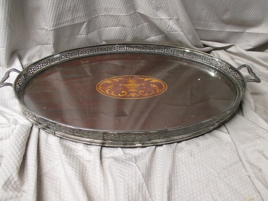 Antique Early 20th Century English Mahogany 22.5\
