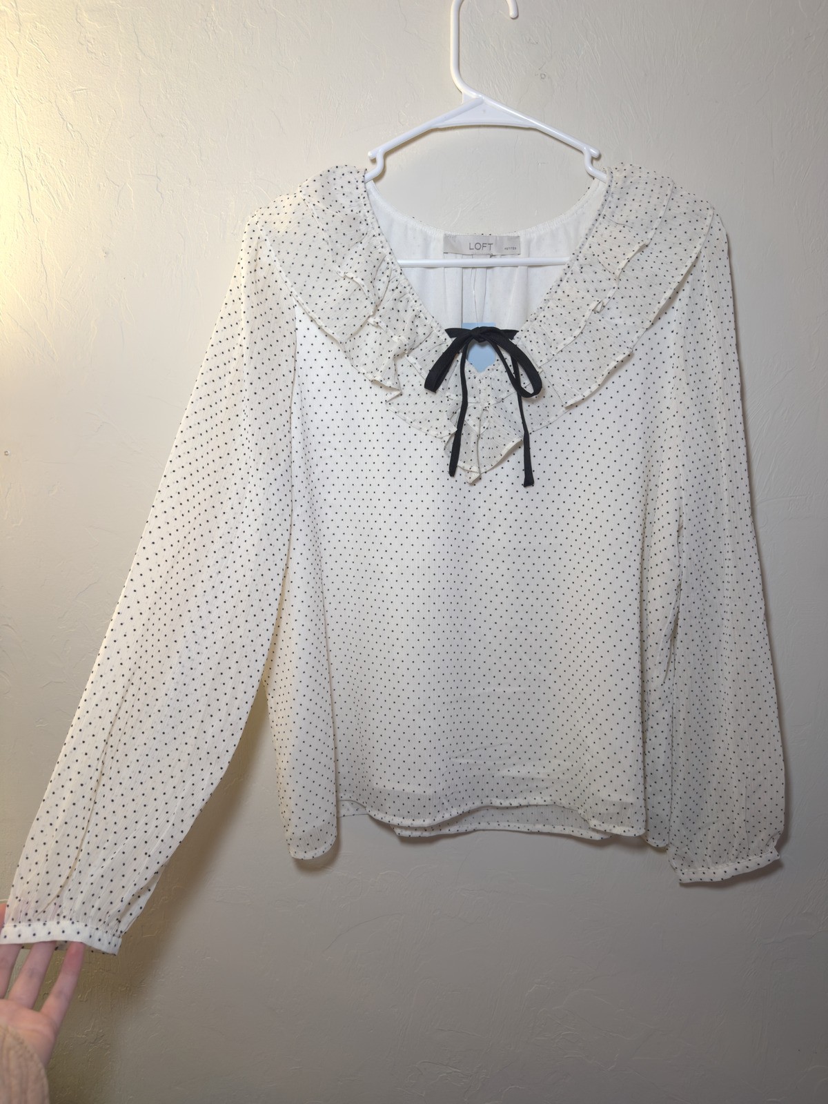 LOFT Women’s Medium Petite White Polka Dot Ruffle Collar Blouse NWT LOFT Women’s Medium Petite White Polka Dot Ruffle Collar Blouse NWT