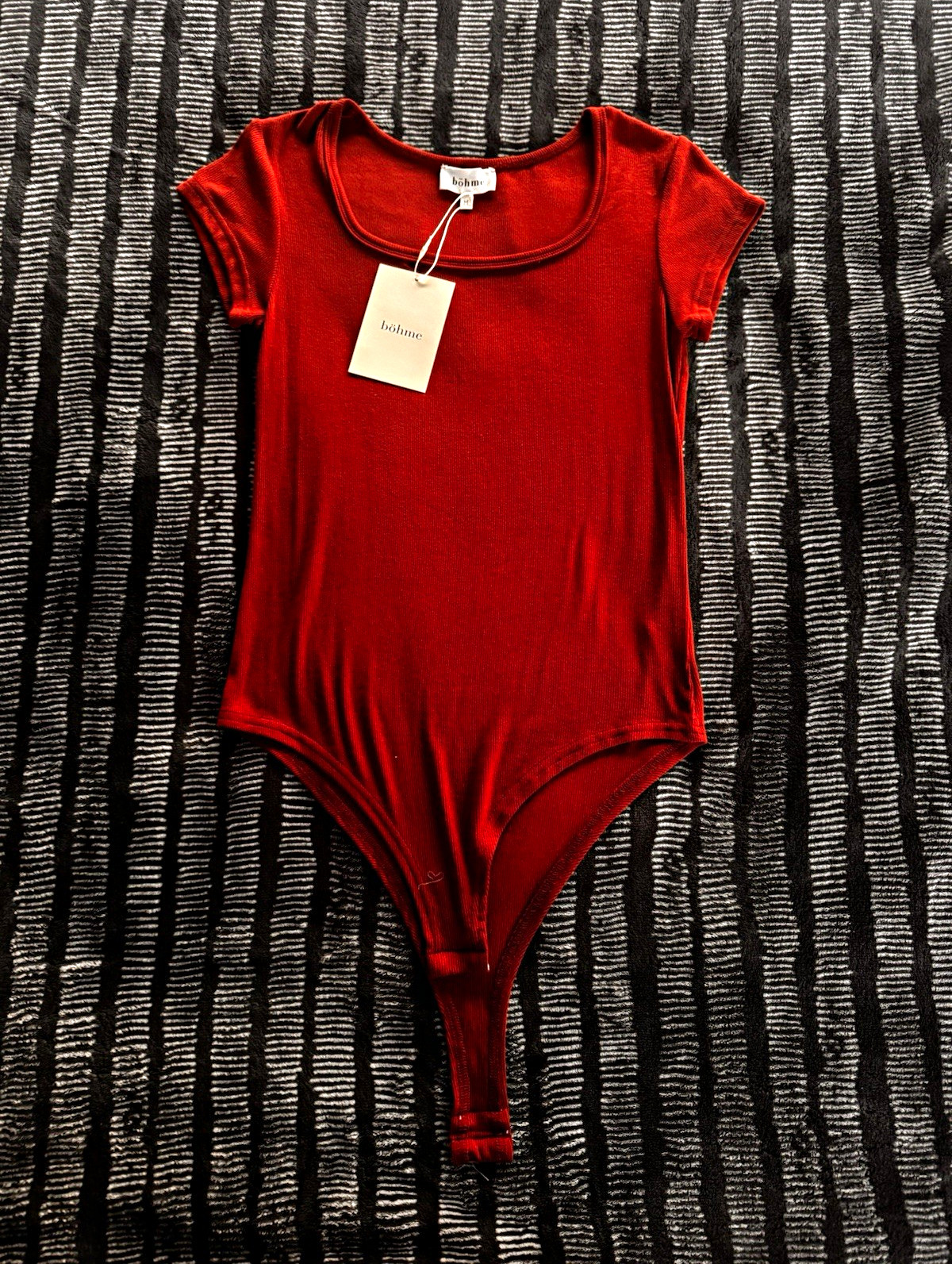 Böhme Women\'s Red Solid Short Sleeve One-Piece Bodysuit Size M Regular