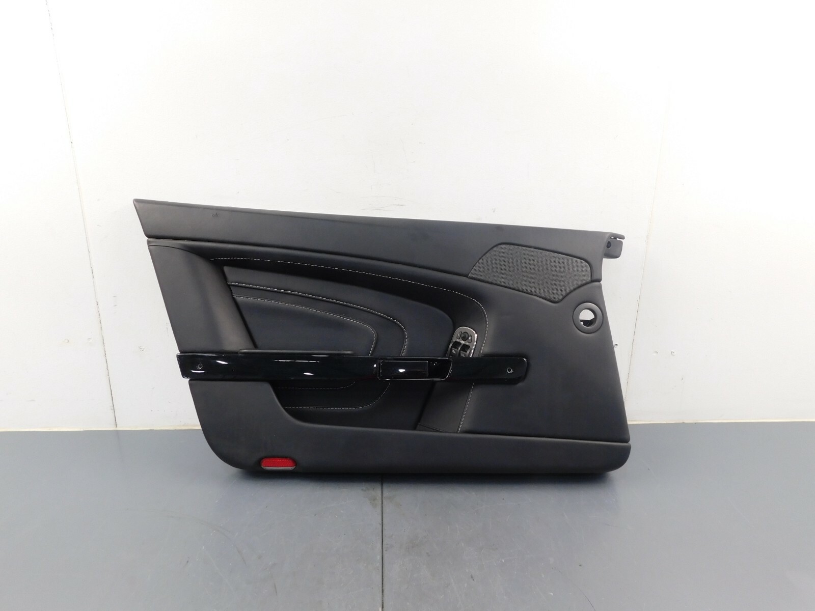 2015 14 - 18 Aston Martin V12 Vantage S Left Driver Door Panel #1954 C4