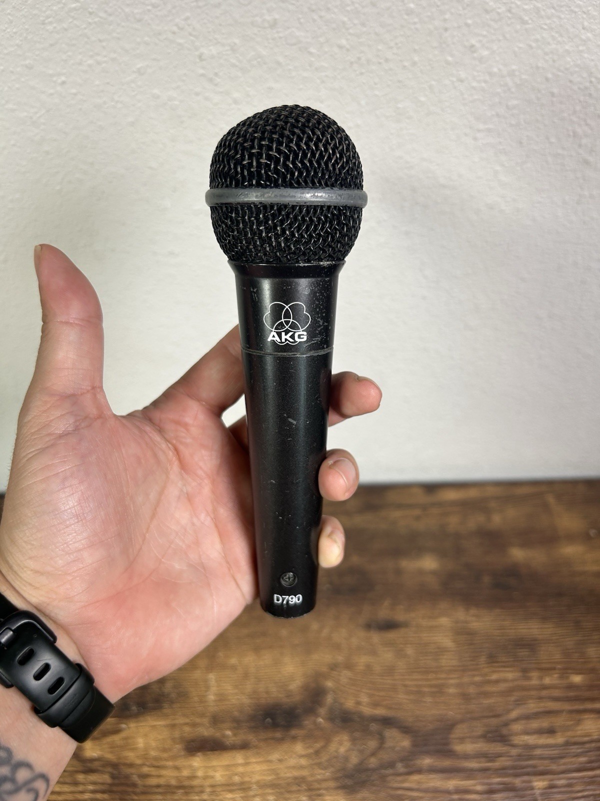 AKG D790 Handheld Vocal Microphone - Black AKG D790 Handheld Vocal Microphone - Black