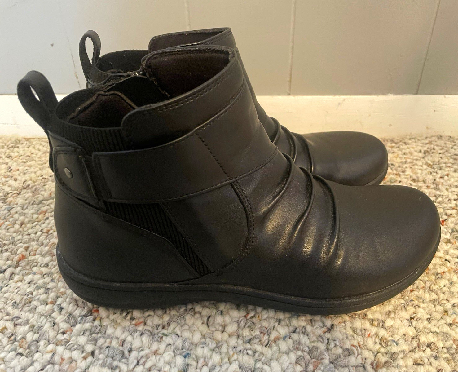 Clark Femme 2 Women\'s Black Ankle Bootie Zip Comfort US 9 EU 40