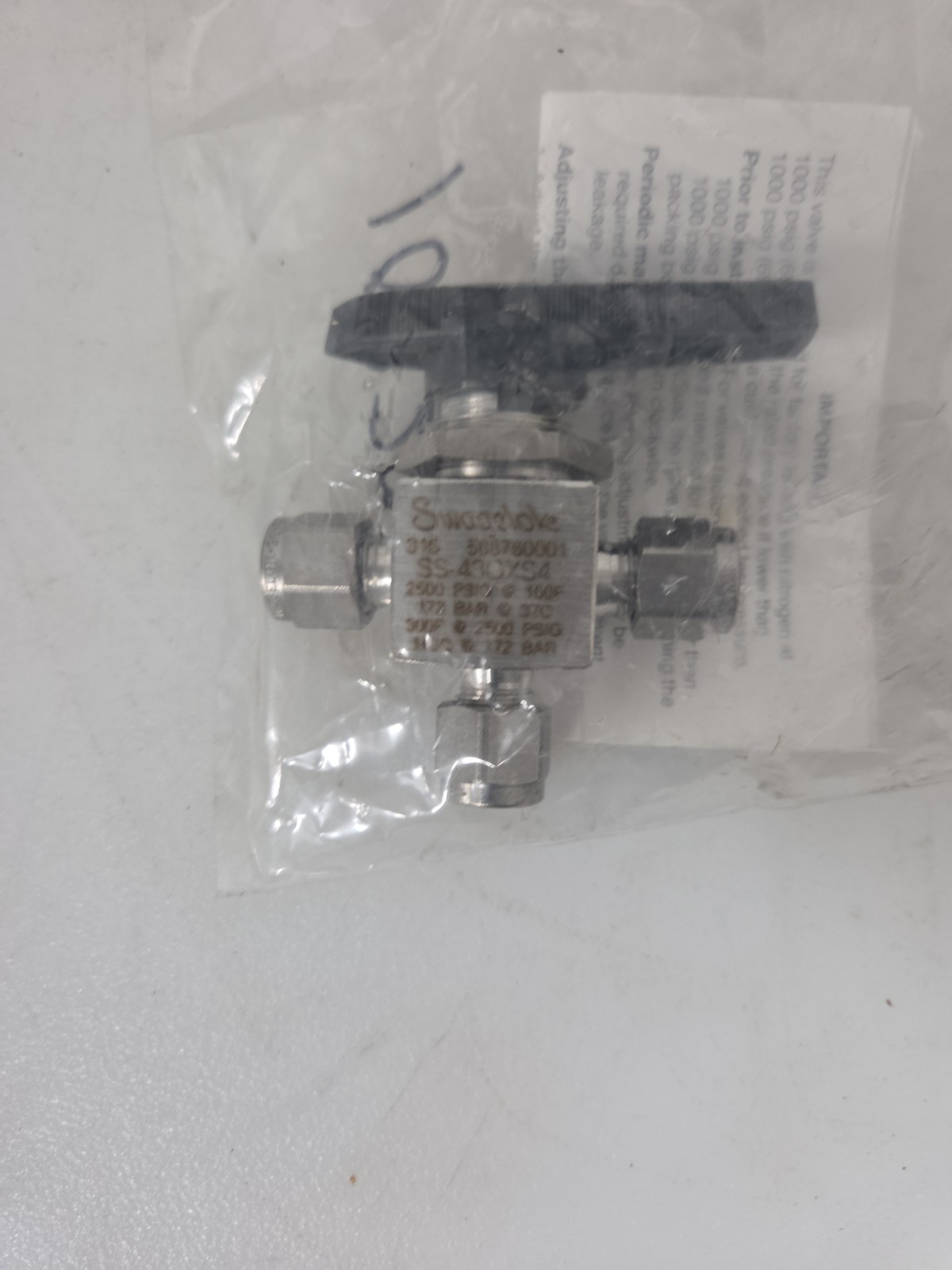 Swagelok SS-43GXS4 1/4” 40 Series Tubing 1 Piece 3-WayBall Valve Stainless Steel Swagelok SS-43GXS4 1/4” 40 Series Tubing 1 Piece 3-WayBall Valve Stainless Steel