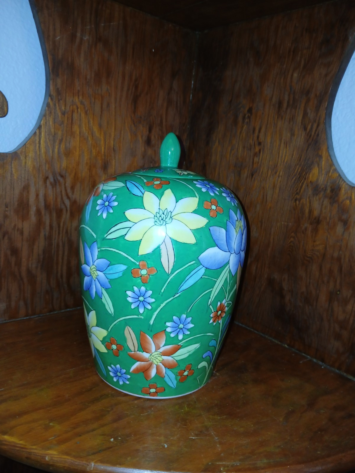 Stunning Vintage Chinese Style Covered Ginger Jar Hand-Painted Floral Motif Stunning Vintage Chinese Style Covered Ginger Jar Hand-Painted Floral Motif
