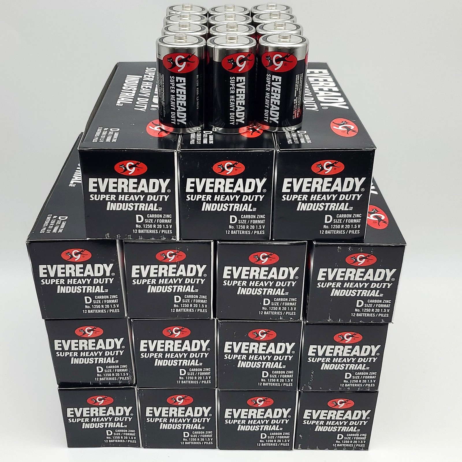 Eveready D Batteries Super Heavy Duty Carbon Zinc 1.5V 1250 R20 Case of 192