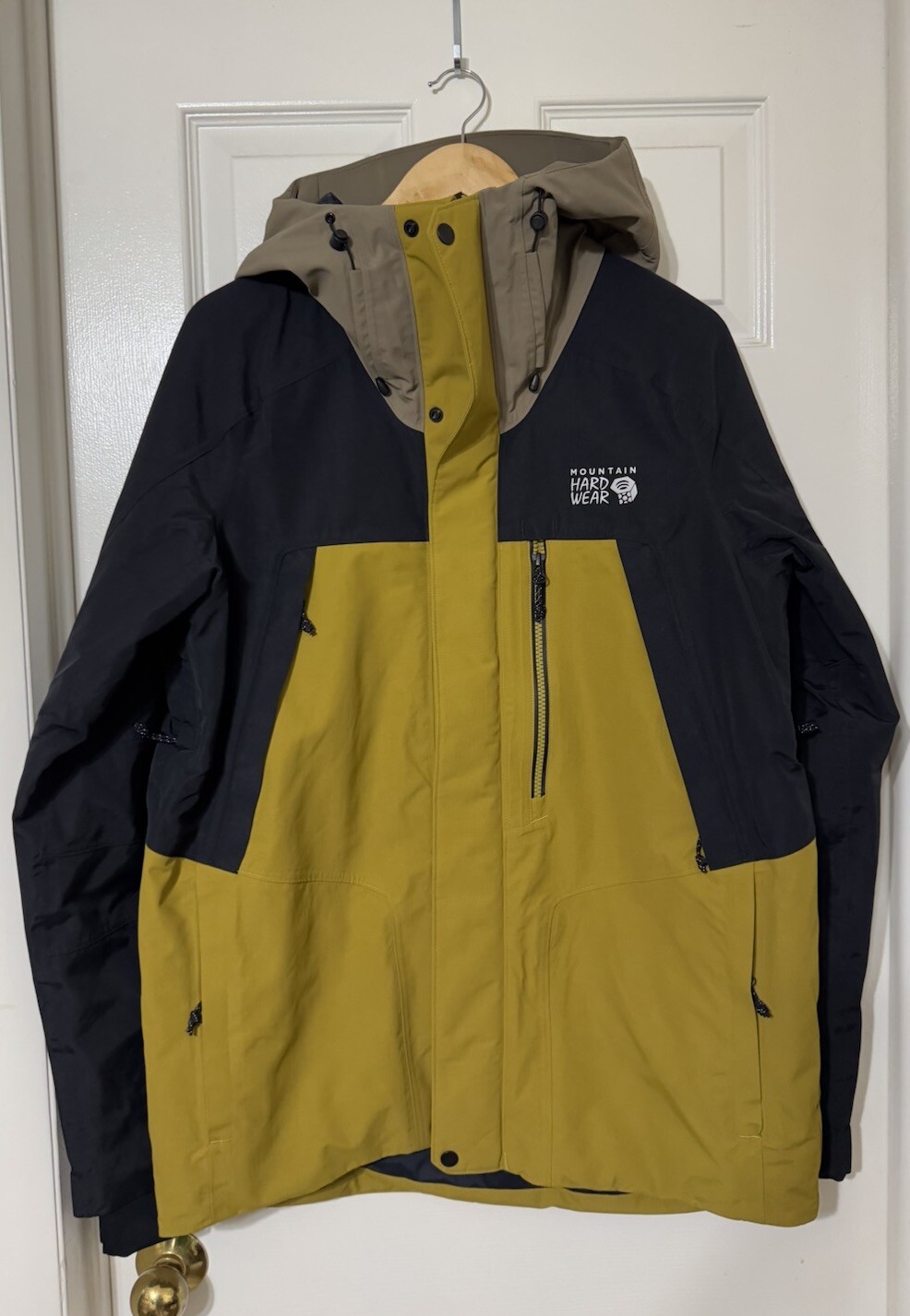 Mountain Hardwear $379 Men's Medium FIRST TRACKS INSULATED Snow/Ski Jacket Gold