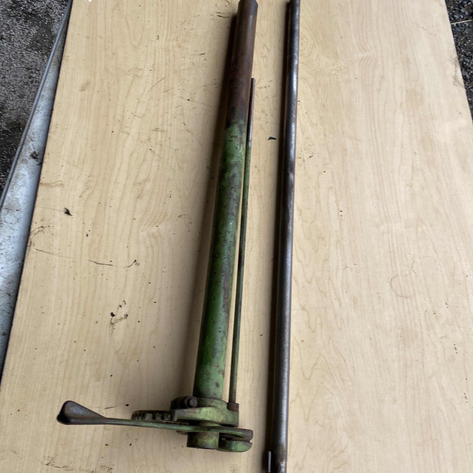 1940’s 50’s? VINTAGE OLIVER  ROW CROP 60 TRACTOR Steering Column Shaft