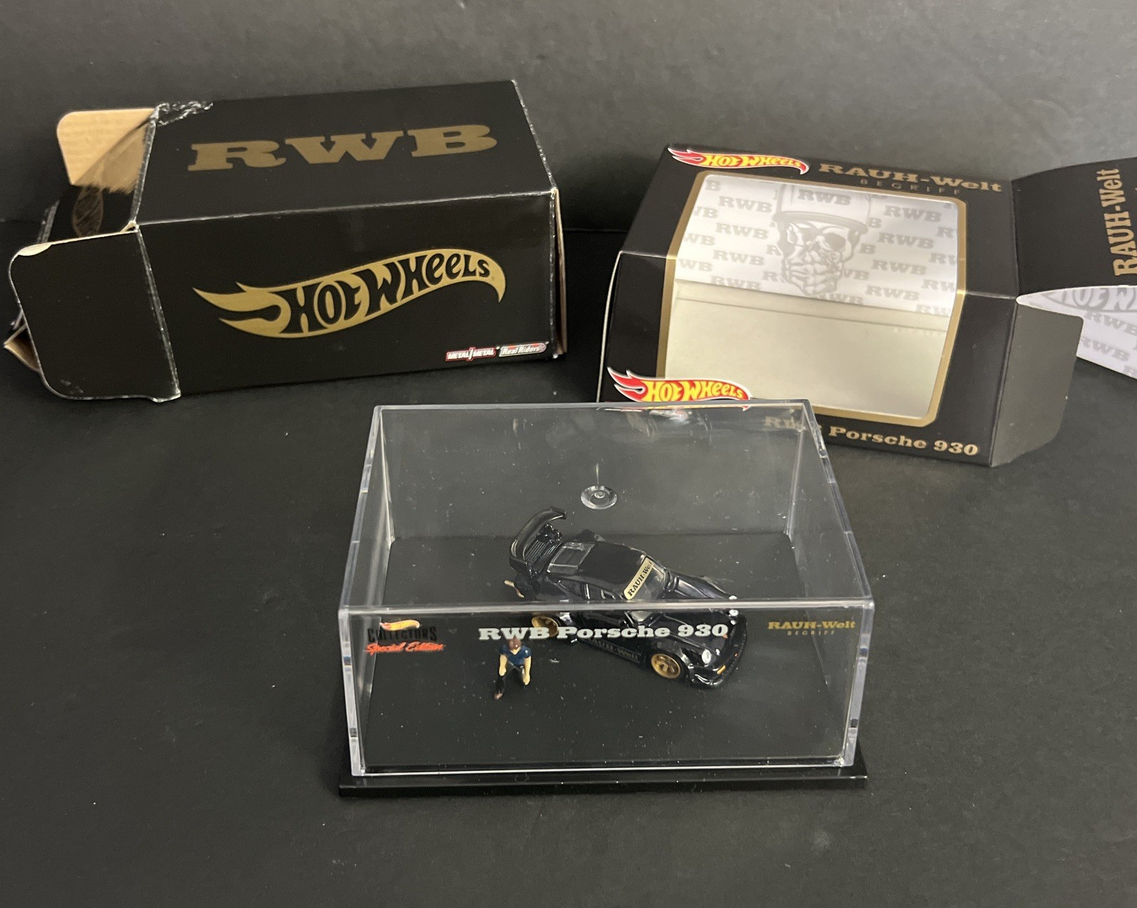 2020 Hot Wheels RLC EXCLUSIVE RWB Porsche 930 w/ AKIRA NAKAI Figurine 5663/12000