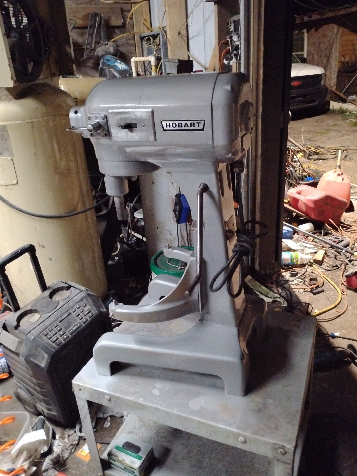 Hobart  20qt variable speed Mixer  W/ O Bowl Or Paddle 1 1/3hp 110v Model A200