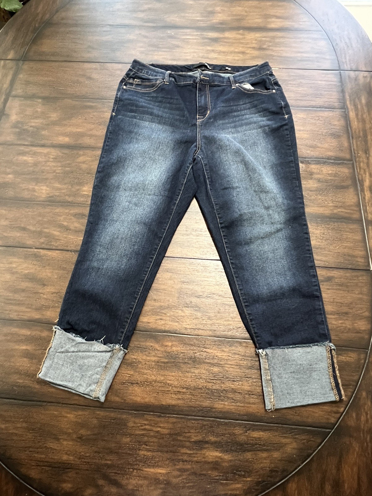 1822 Denim Taylor Women’s Jeans Dark Wash Stretch Cropped Cuffed Waist 32”