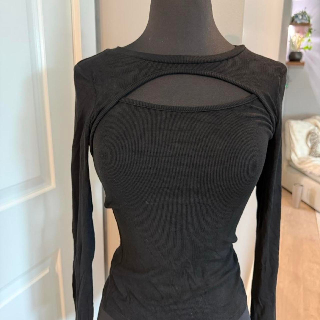 Lulu\'s flirty little secret black ribbed cutout long sleeve top Lulu\'s flirty little secret black ribbed cutout long sleeve top