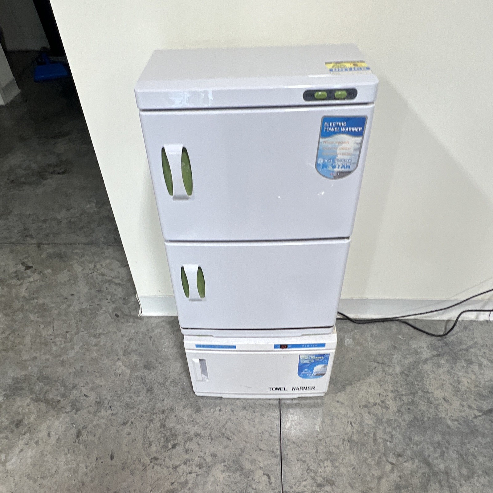 23L UV Electric Towel Warmer Cabinet White 2-Door RTD-23A 200W 176°F