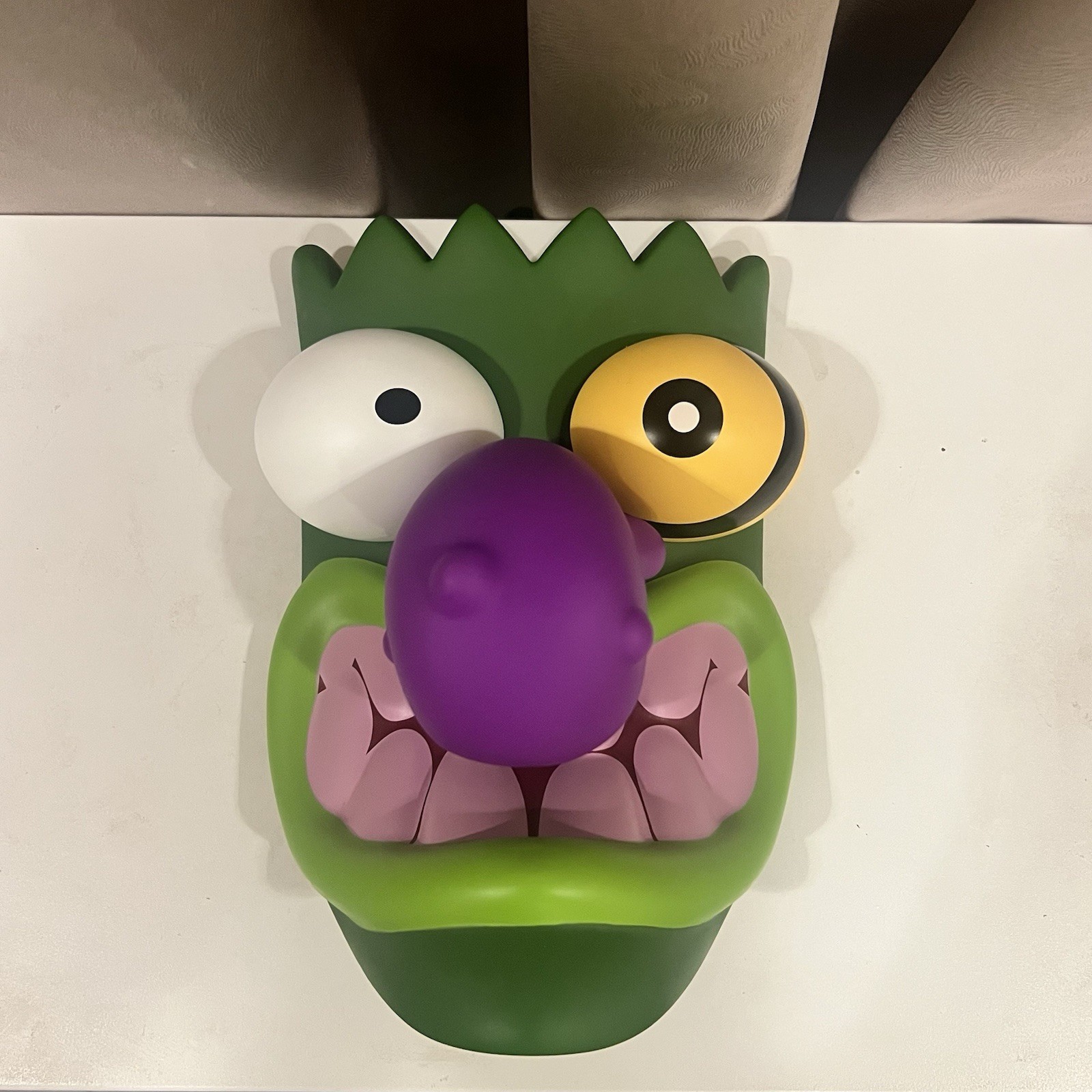 RARE 2026 Courage the Cowardly Dog – Eustace Mask Vinyl Figure Cartoon Network RARE 2026 Courage the Cowardly Dog – Eustace Mask Vinyl Figure Cartoon Network
