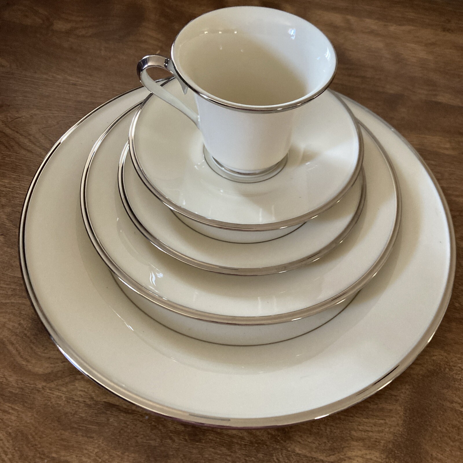 Lenox Solitaire Ivory 5 Piece Place Setting