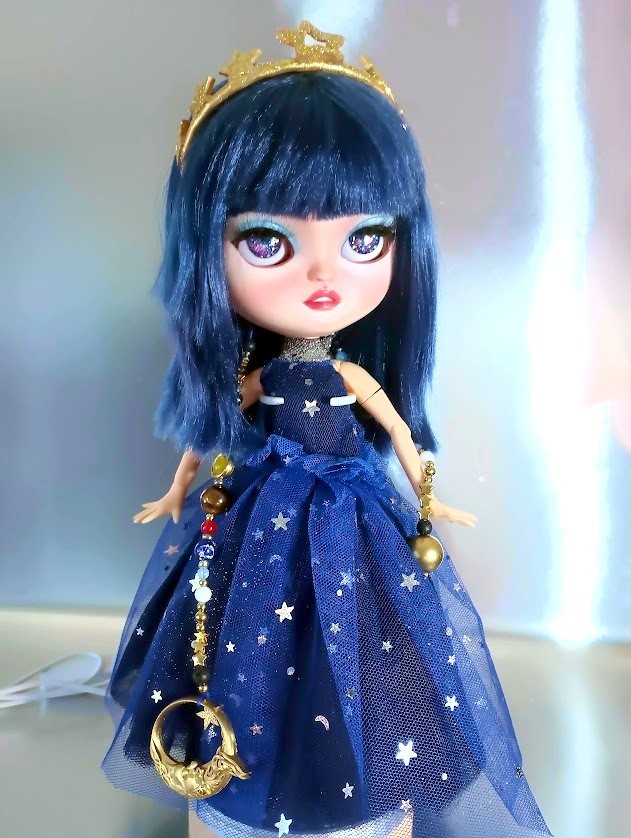 OOAK Custom ICY Blythe- Midnight Doll w/Custom  Light-up Stand