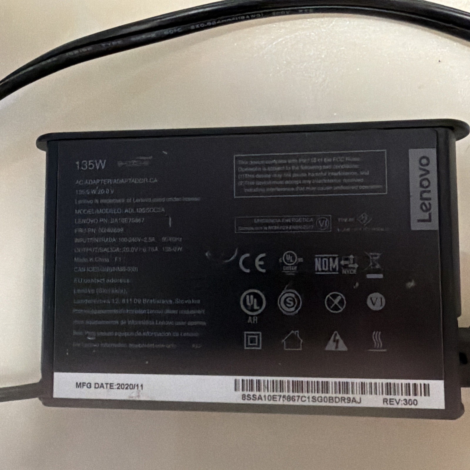 Original Lenovo 135W 20V AC Adapter ADL135SDC2A SA10E75865 00HM687 ThinkPad Original Lenovo 135W 20V AC Adapter ADL135SDC2A SA10E75865 00HM687 ThinkPad