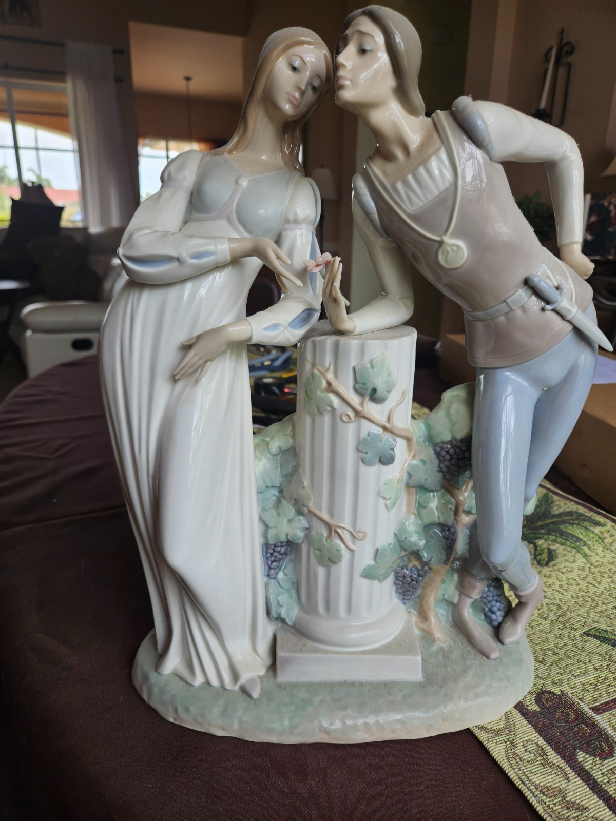 LLADRO ROMEO AND JULIET FIGURINE # 4750 Retired. THIS ITEM HAS BEEN SOLD