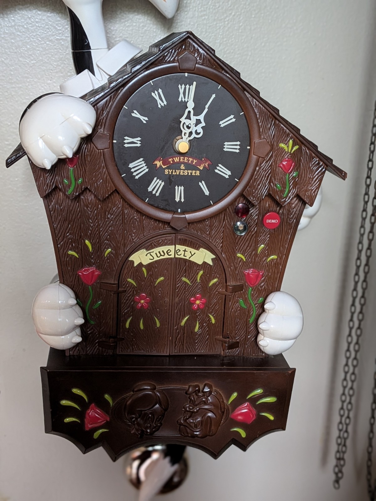 Vintage 2001 ThinkTek Sylvester & Tweety Animated Cuckoo Clock - Working