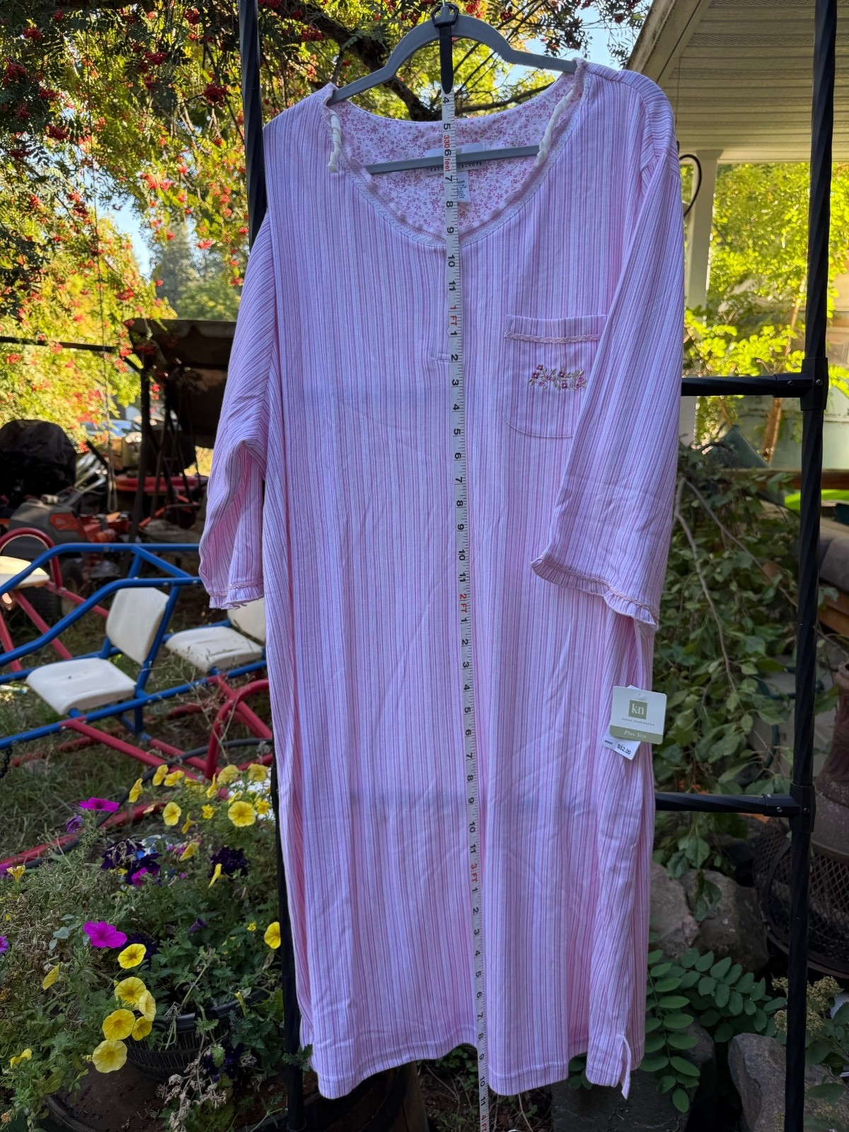 Karen Neuburger Plus Size 2X Pink Striped Sleepwear Robe with Floral Trim Karen Neuburger Plus Size 2X Pink Striped Sleepwear Robe with Floral Trim