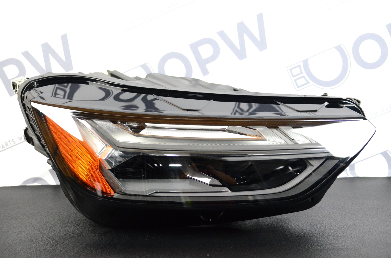Perfect Genuine 21-25 Audi Q5 SQ5 Multiple LED Matrix Headlight Right RH OEM Perfect Genuine 21-25 Audi Q5 SQ5 Multiple LED Matrix Headlight Right RH OEM