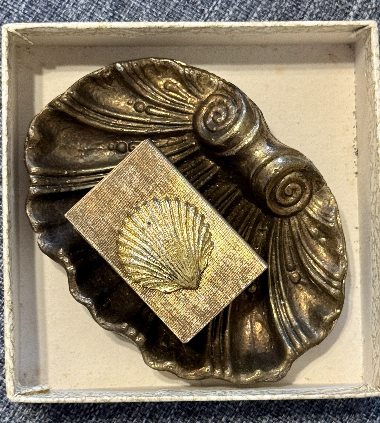 RARE- Vintage c1950s Hollywood Regency Stylized Oyster Shell With Match Box (2) RARE- Vintage c1950s Hollywood Regency Stylized Oyster Shell With Match Box (2)