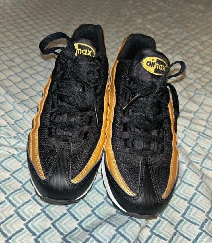 Nike Air Max 95 Black/Gold Low Top Lace-Up Sneakers Style Code 905348-032