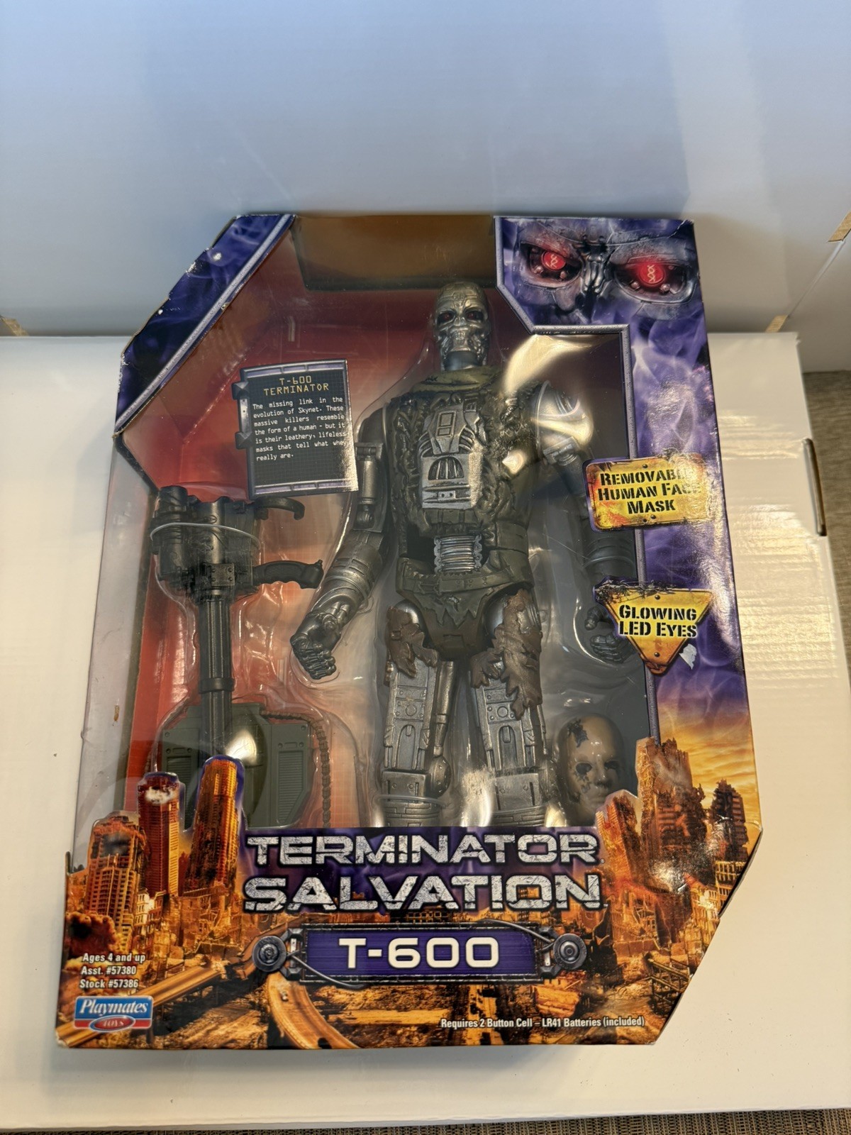 Playmates TERMINATOR Salvation T-600 Glowing Red LED Eyes 11\