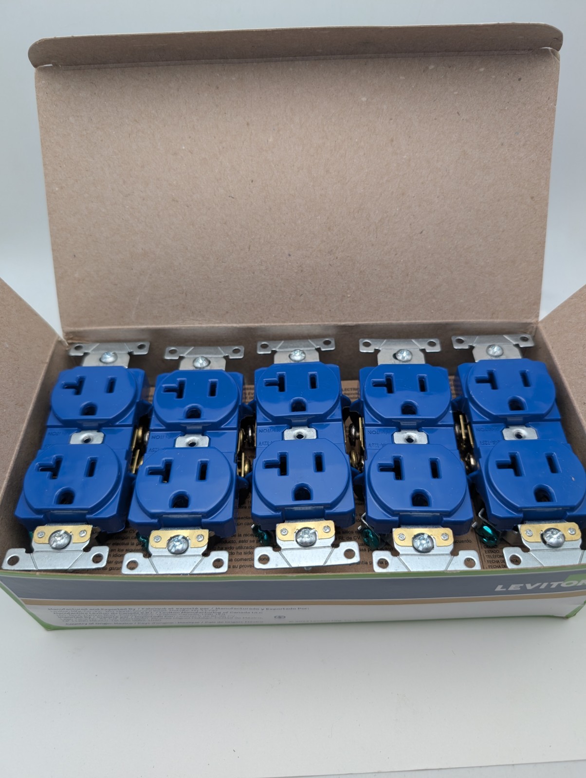 10Pk Leviton 5352-BU 20A, 125V Industrial Heavy Duty Grade, Blue Duplex Outlets 10Pk Leviton 5352-BU 20A, 125V Industrial Heavy Duty Grade, Blue Duplex Outlets