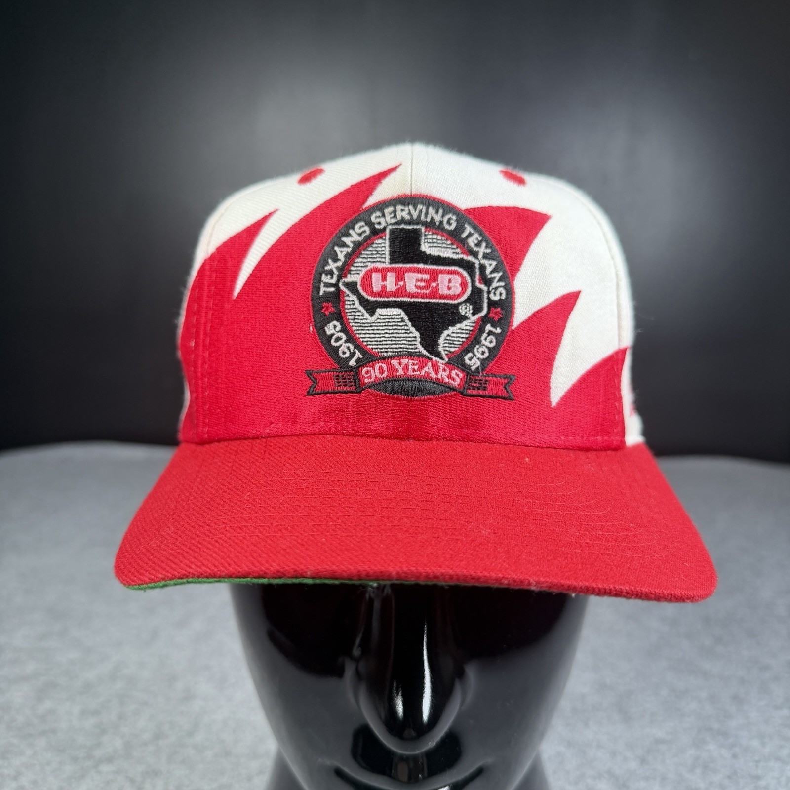 Vintage 1995 H-E-B Logo Athletic Sharktooth Texas SnapBack Hat 90s RARE Vintage 1995 H-E-B Logo Athletic Sharktooth Texas SnapBack Hat 90s RARE