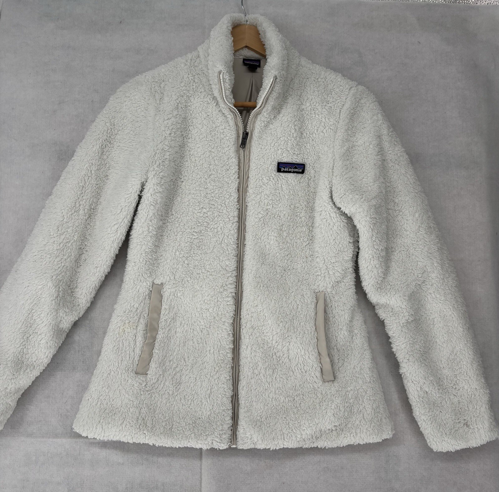 Patagonia Women\'s XS Beige Sherpa Fleece Jacket Full Zip Cozy