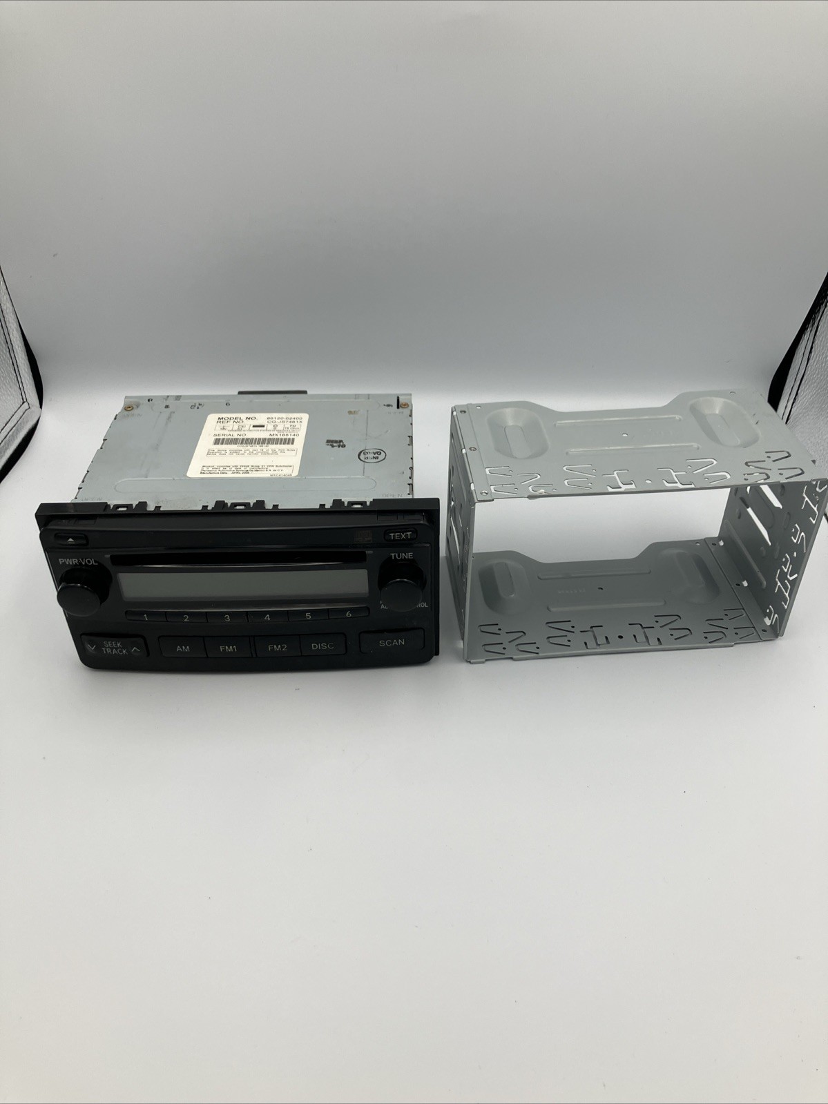 OEM 2004-2008 Toyota Matrix Am/Fm CD Stereo Receiver 86120-02410 w/ Din Sleeve OEM 2004-2008 Toyota Matrix Am/Fm CD Stereo Receiver 86120-02410 w/ Din Sleeve