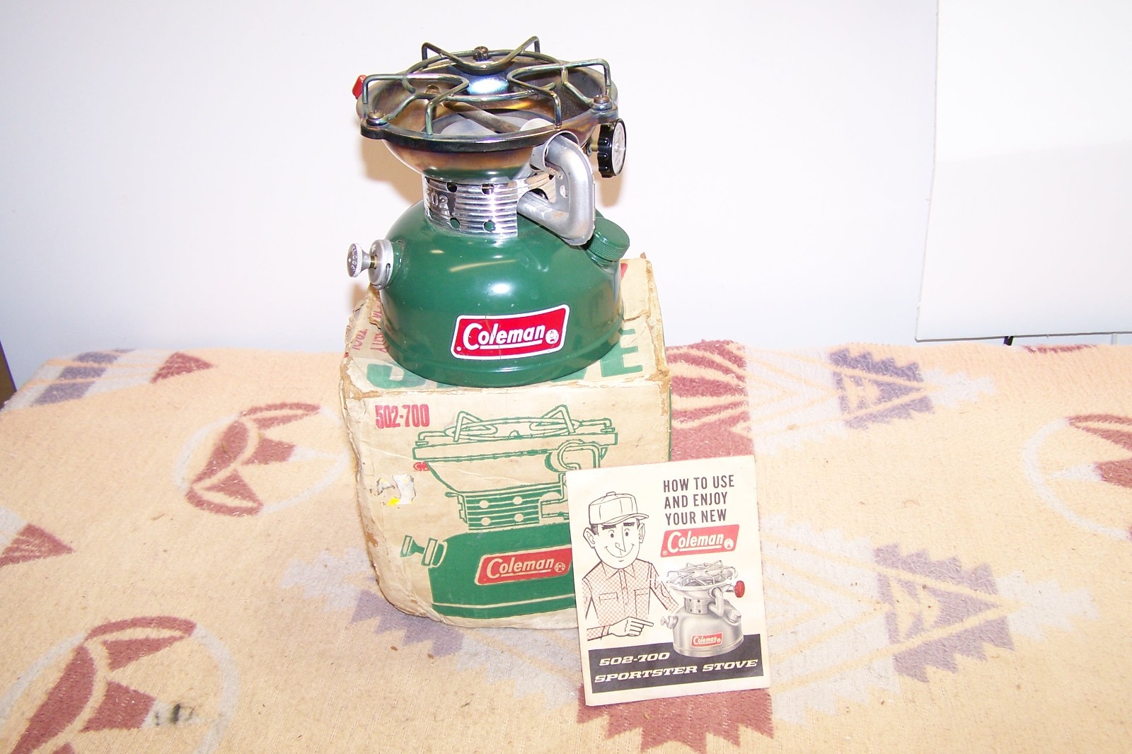 502-700 COLEMAN SINGLE BURNER SPORTSTER CAMP STOVE W/ BOX INST. 1 USE LANTERN TY