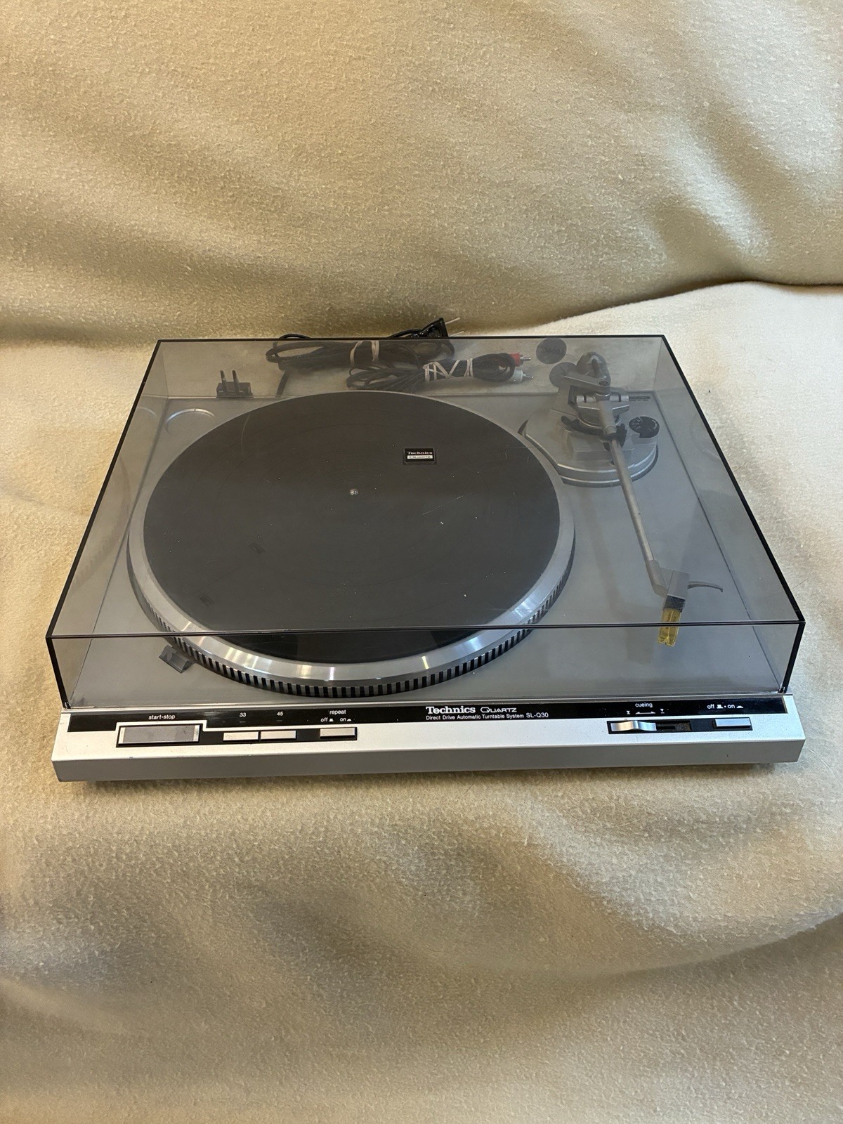 Technics SL-Q30 Quartz Direct Drive Turntable P28 Stylus Works Great