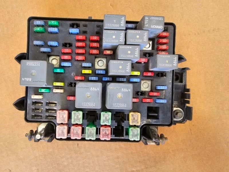 2006-2007 Chevy Silverado 1500 2500 Pickup Engine Fuse Box Assembly OEM 6-7