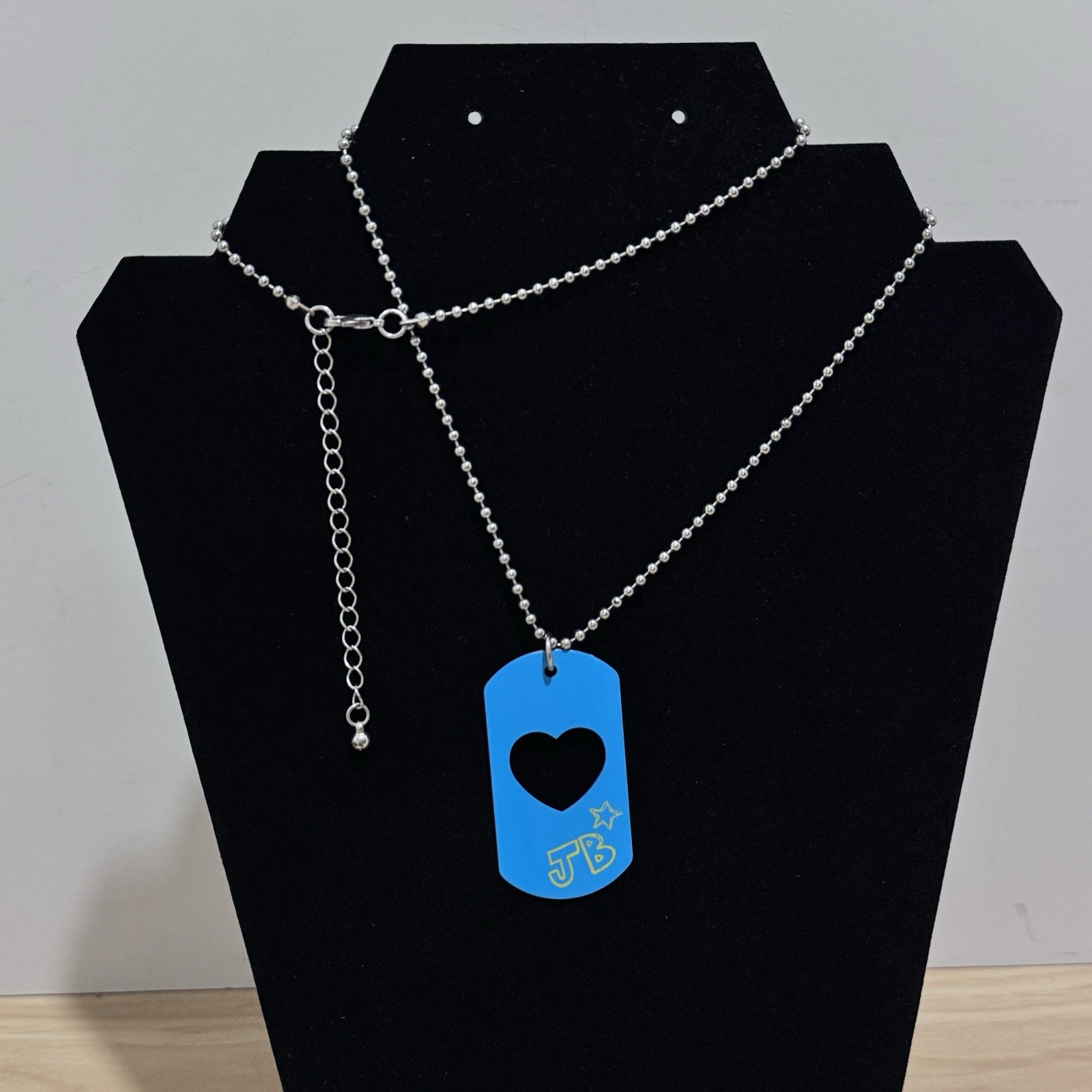 VTG JB Justin Bieber Dog Tag Necklace 2012 Bieber Times Merchandise Blue Heart