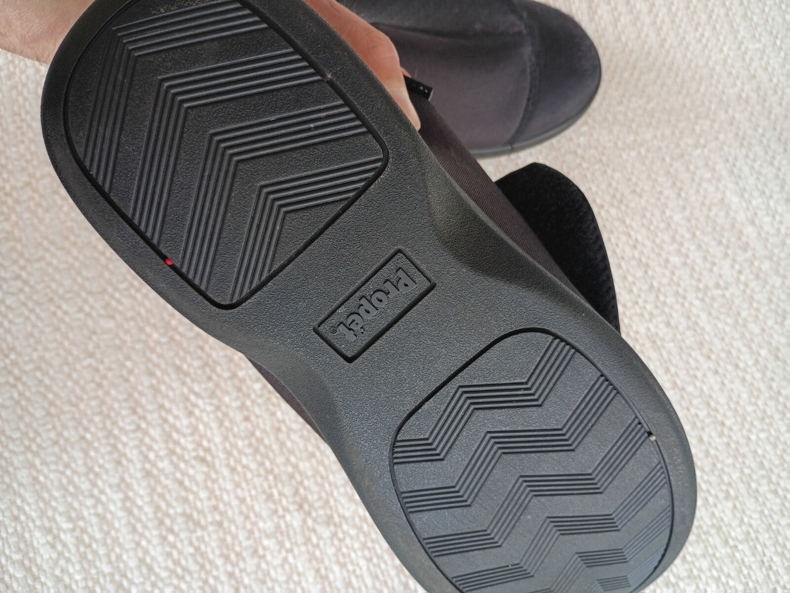 Propet Black Slip-On Comfort Shoes Size 10.5 Wide