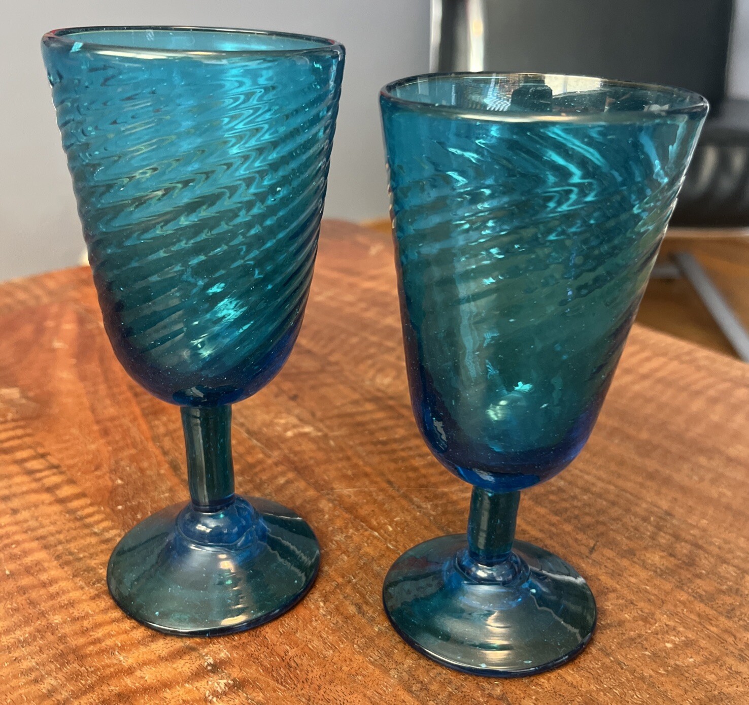 VINTAGE Hand Blown Teal Blue Wine Glasses 5.75”tall Set of 2 Art Glass VINTAGE Hand Blown Teal Blue Wine Glasses 5.75”tall Set of 2 Art Glass