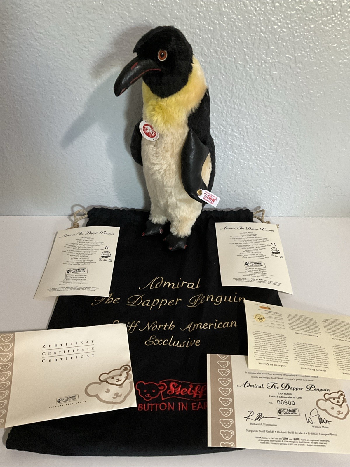 Steiff North American Exclusive Admiral The Dapper Penguin Limited 600/1500