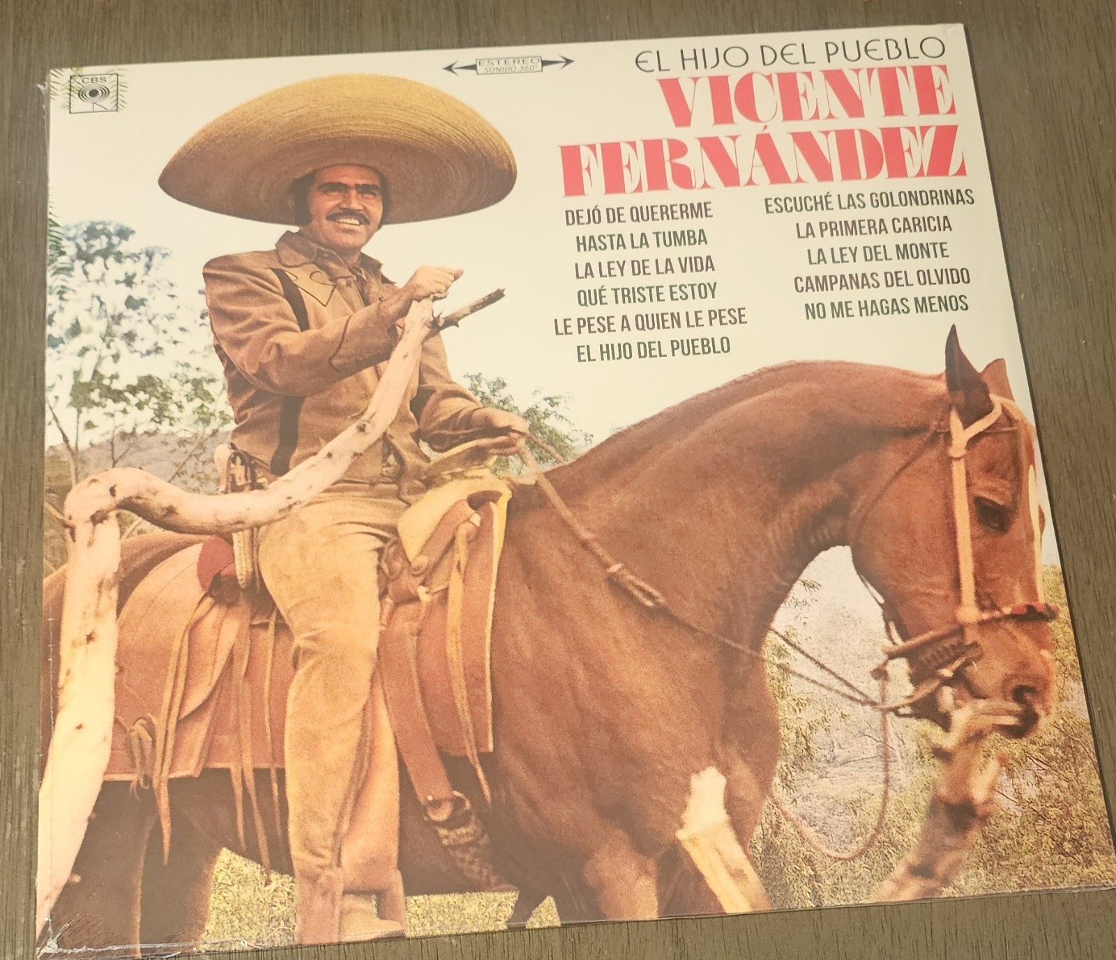 Vicente Fernandez – El Hijo Del Pueblo Vinyl LP Latin Ranchera Vicente Fernandez – El Hijo Del Pueblo Vinyl LP Latin Ranchera